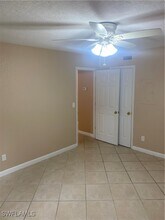 4629 Bayshore Dr in Naples, FL - Foto de edificio - Building Photo