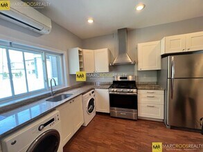 113 Moore St, Unit 1 in Boston, MA - Building Photo - Building Photo