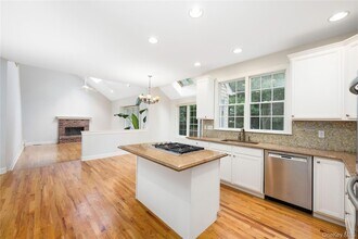 46 McGuiness Ln in White Plains, NY - Building Photo - Building Photo
