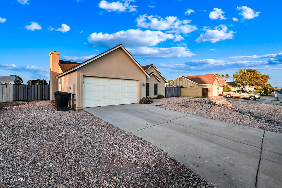 6806 W Ironwood Dr in Peoria, AZ - Building Photo