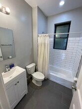 1002 W Dakin St, Unit 3 in Chicago, IL - Foto de edificio - Building Photo