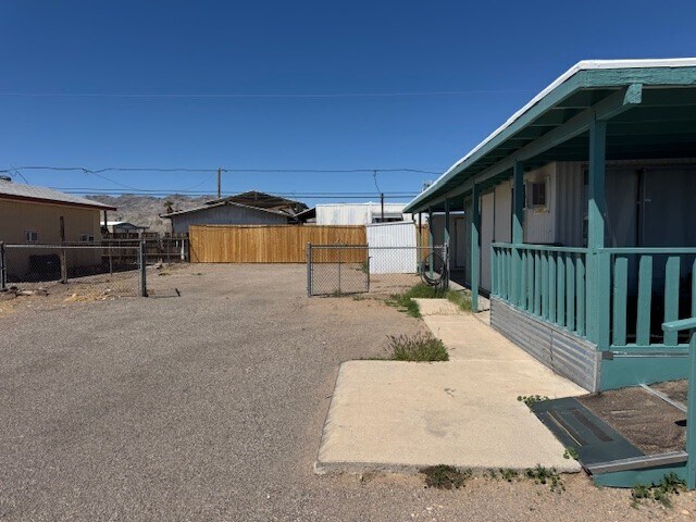 1845 Coral Isle Dr in Bullhead City, AZ - Foto de edificio - Building Photo