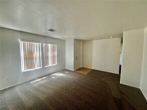 3153 Amari Ave in Las Vegas, NV - Building Photo - Building Photo