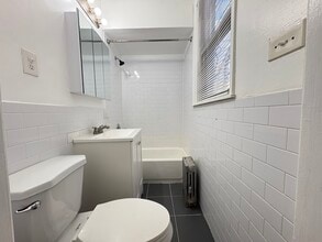 400 Woodlawn Ave in Jersey City, NJ - Building Photo - Building Photo