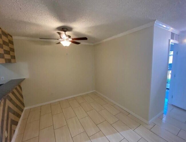 10110 Forum West Dr, Unit 607 in Houston, TX - Foto de edificio - Building Photo