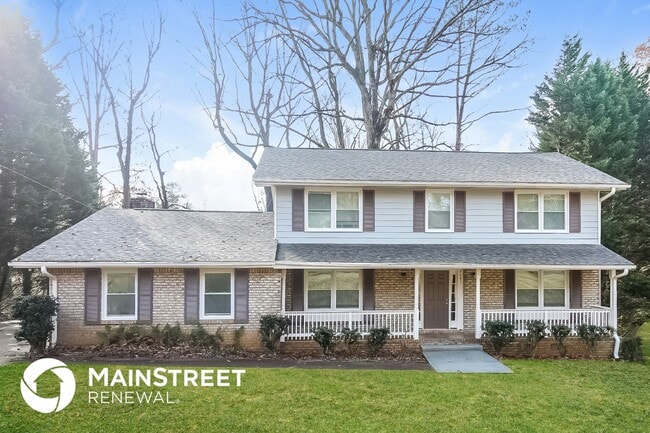 property at 4481 Buckingham Cir