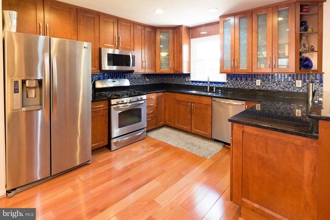 3100 Windwood Farms Dr in Oakton, VA - Building Photo - Building Photo