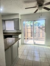 6828 Brentwood Stair Rd, Unit D in Fort Worth, TX - Building Photo - Building Photo