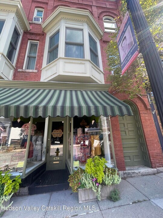 428 Warren St in Hudson, NY - Building Photo