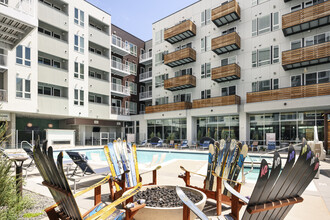 Deco Apartments in Denver, CO - Building Photo - Building Photo