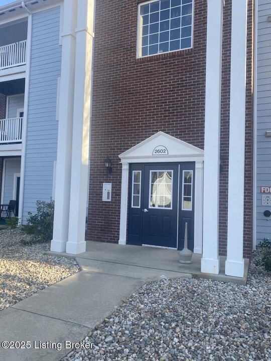 2602 Aristocrat Pl in Louisville, KY - Building Photo