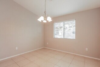 8301 W Melanitta Dr in Tucson, AZ - Foto de edificio - Building Photo