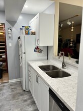 210 Mccaul St in Toronto, ON - Building Photo - Building Photo