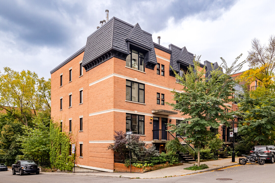 882-904 De La Gauchetière Rue E in Montréal, QC - Building Photo