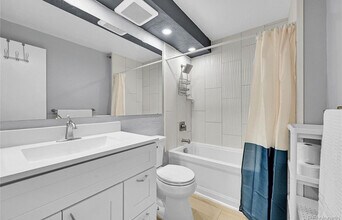 1050 N Lafayette St, Unit 303 in Denver, CO - Foto de edificio - Building Photo