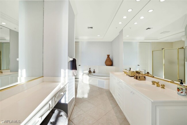 property at 4811 Island Pond Ct