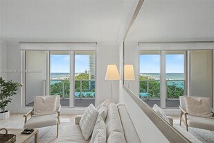 2301 Collins Ave in Miami Beach, FL - Building Photo