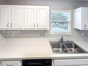 12 Lakeshore Ct in Richmond, CA - Building Photo - Building Photo