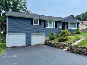18 Dogwood Rd in Wethersfield, CT - Building Photo - Building Photo