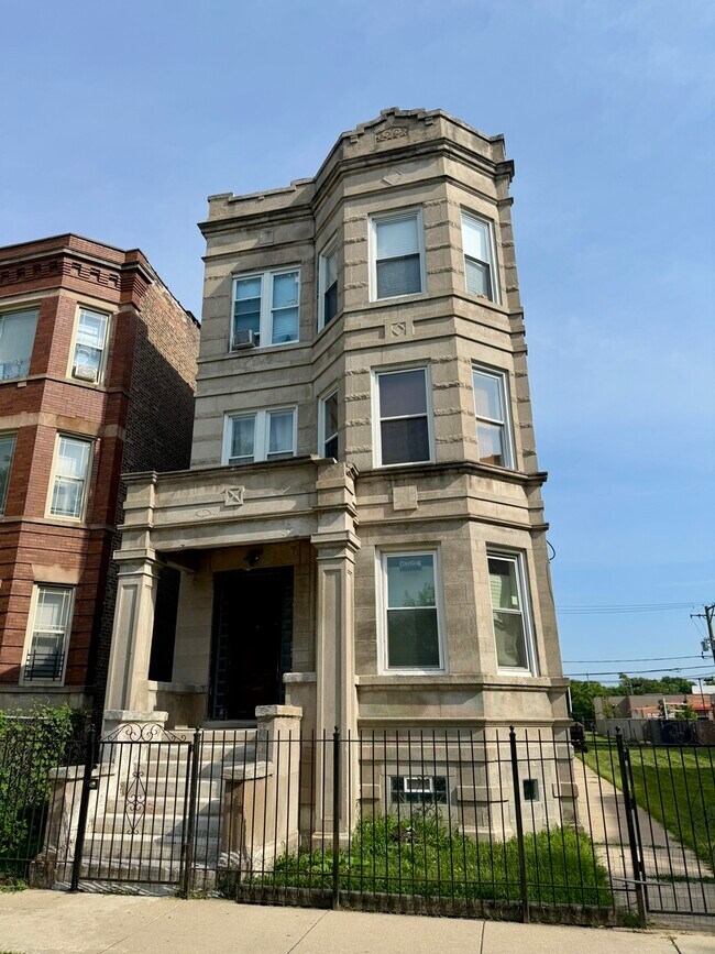 property at 3512 W 12th Pl