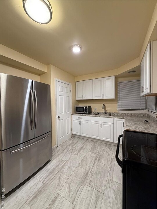 776 John Daly St in Inkster, MI - Building Photo