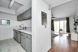 2816 S Bartell Dr in Houston, TX - Foto de edificio - Building Photo