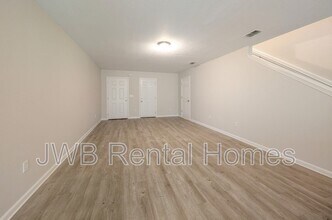 7876 Playschool Ln in Jacksonville, FL - Building Photo - Building Photo