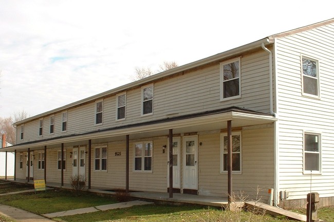 9521 Community Rd in Windham, OH - Building Photo - Building Photo