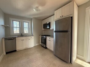 9 Stevens St, Unit 2 in Medford, MA - Building Photo - Building Photo