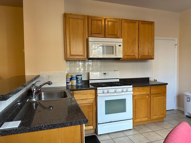 540 S 48th St in Philadelphia, PA - Foto de edificio - Building Photo