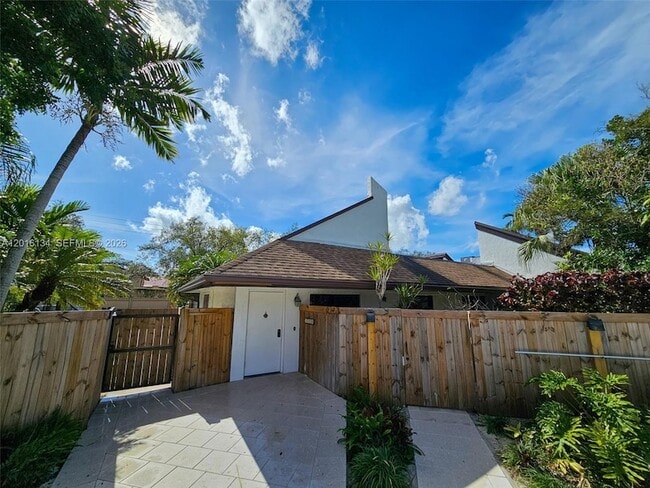 7749 SW 100th St