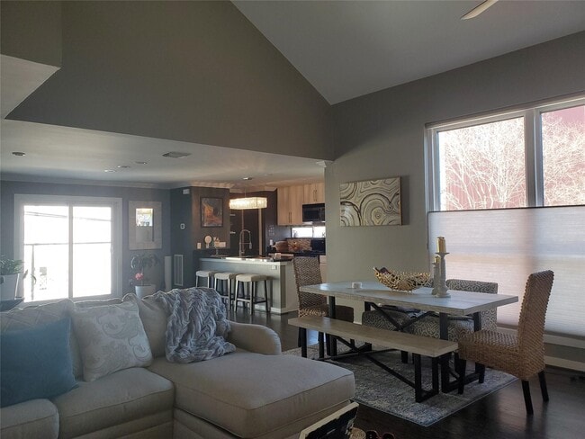 property at 913 Saulnier St