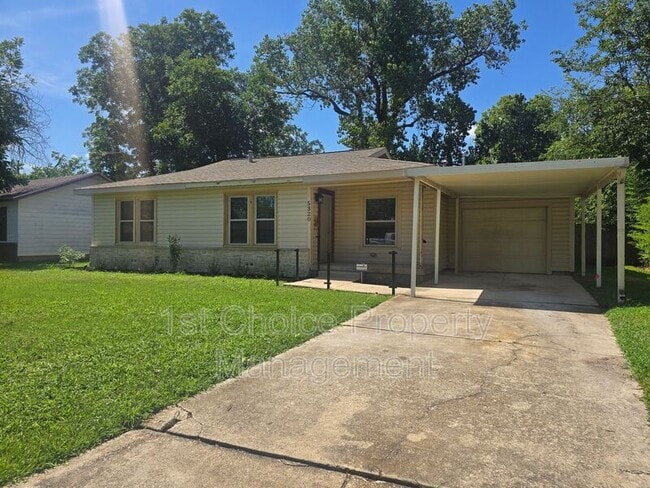 property at 5320 Sabelle Ln