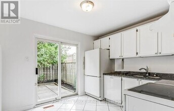 2061-2061 Bridletowne Cir in Toronto, ON - Building Photo - Building Photo