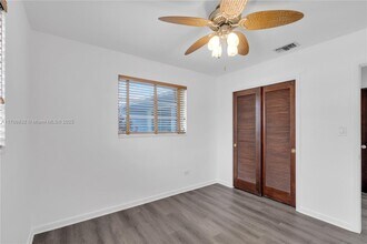 721 SW 64th Ter in Pembroke Pines, FL - Building Photo - Building Photo