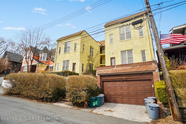 44 Tompkins Cir in Staten Island, NY - Building Photo - Building Photo