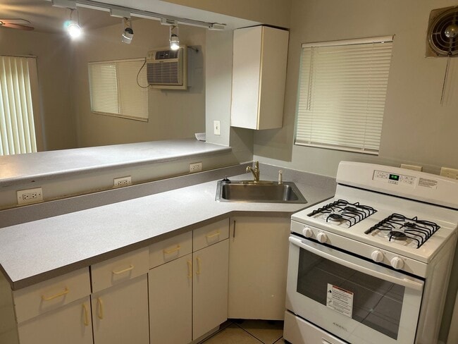 601 Hill St in Waukegan, IL - Building Photo - Building Photo