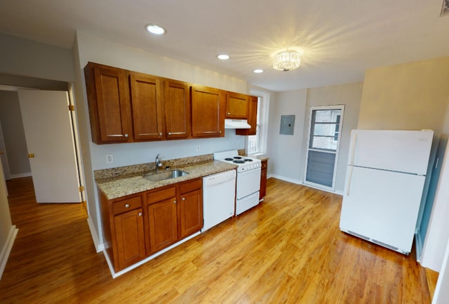 224 Hanover St, Unit 20