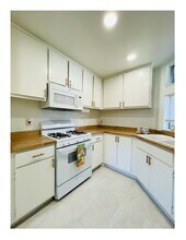 1718 Sinaloa Rd, Unit 119 in Simi Valley, CA - Building Photo - Building Photo