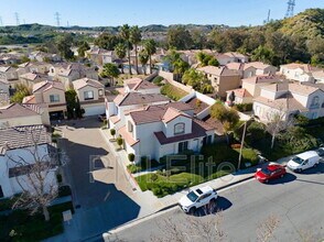 27879 Skycrest Cir Dr in Santa Clarita, CA - Building Photo - Building Photo