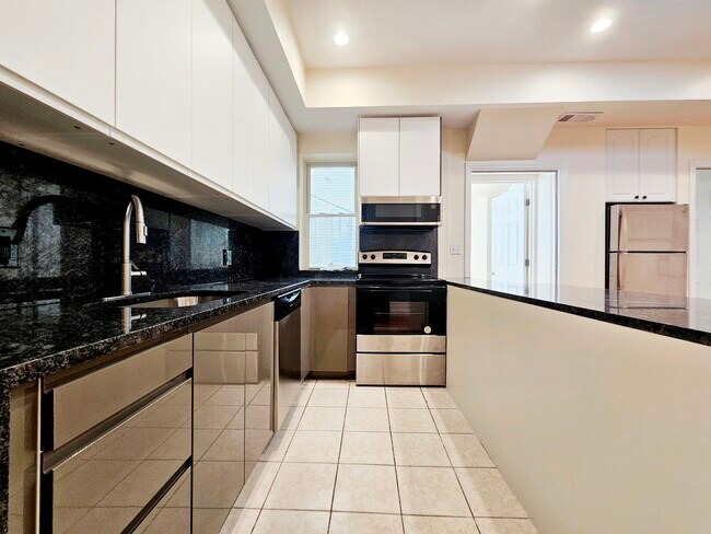 1803 Beacon St, Unit 7