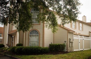 3661 Essex Pond Quay in Virginia Beach, VA - Building Photo