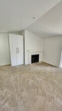 19230 Forest Park Dr NE in Lake Forest Park, WA - Building Photo - Building Photo