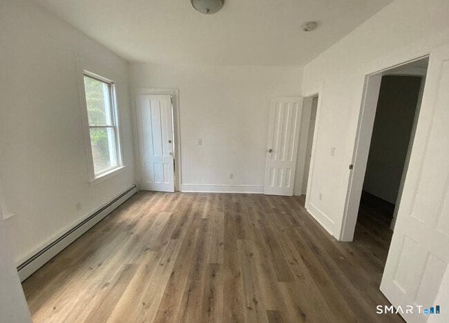 220 Maplewood Ave in Bridgeport, CT - Building Photo - Building Photo