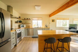 341 E 2nd Ct-Unit -4 in Anchorage, AK - Building Photo - Building Photo