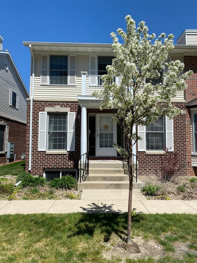 property at 2721 Hampton St