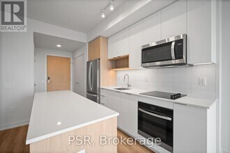 4235 Confederation Pkwy in Mississauga, ON - Building Photo - Building Photo