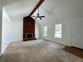 1311 Hathshire Dr in Charlotte, NC - Foto de edificio - Building Photo