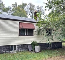 1422 N 54th St in East St. Louis, IL - Building Photo