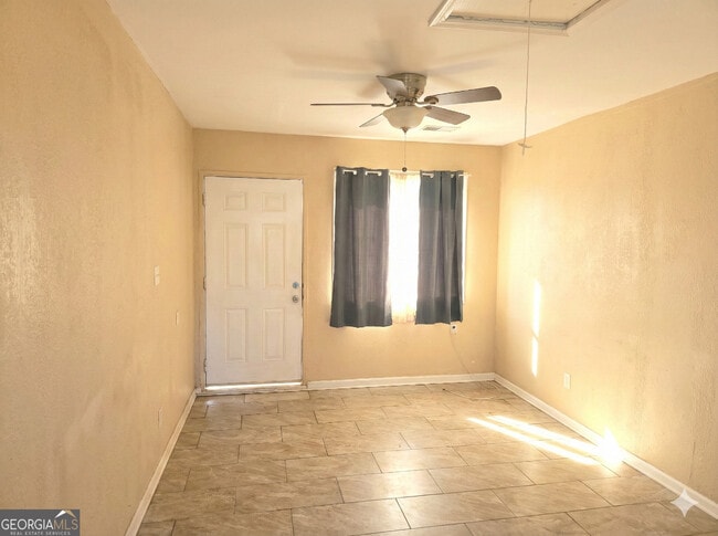 1347 E Washington Rd in East Point, GA - Building Photo - Building Photo